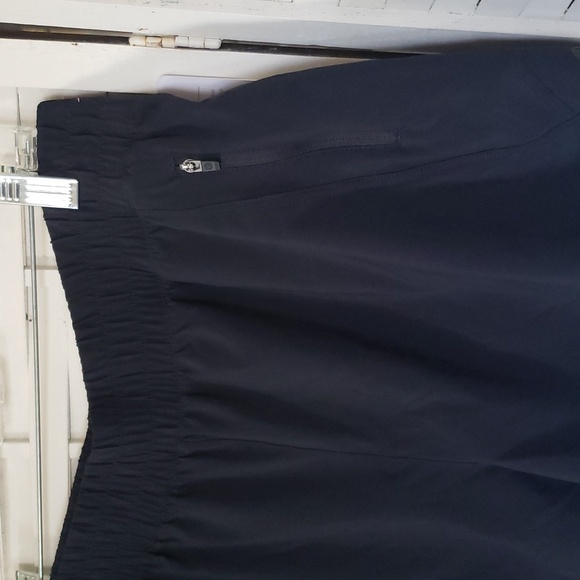 CRZ Yoga new black shorts with inner panti woman size 14 - Picture 2 of 4